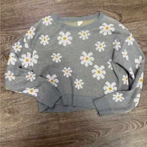 IJOAH Daisy Sweater M Gray White Floral Knit Pullover Cropped Long Sleeve Cute